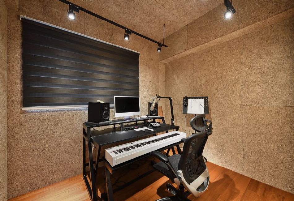 住家內用美絲板打造錄音工作室。(微自然室內設計授權提供)